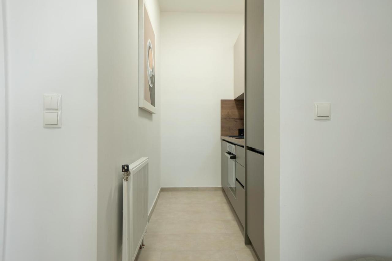 Modern Apartment With A Balcony Near Belvedere Wien Exterior foto